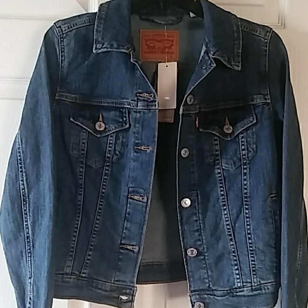 BNWT levi jean jacket